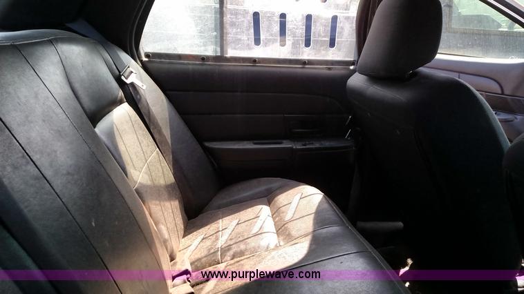 image for item F7765 2007 Ford Crown Victoria Police Interceptor