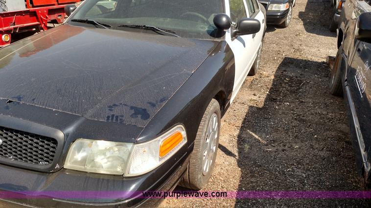 image for item F7765 2007 Ford Crown Victoria Police Interceptor