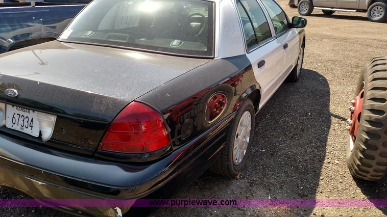 image for item F7765 2007 Ford Crown Victoria Police Interceptor
