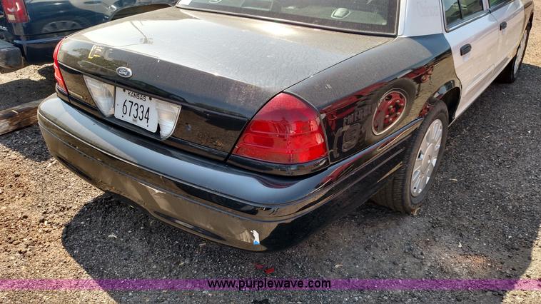 image for item F7765 2007 Ford Crown Victoria Police Interceptor
