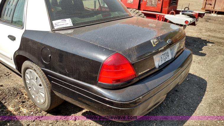 image for item F7765 2007 Ford Crown Victoria Police Interceptor