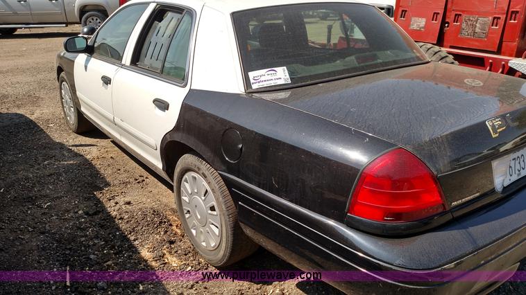 image for item F7765 2007 Ford Crown Victoria Police Interceptor