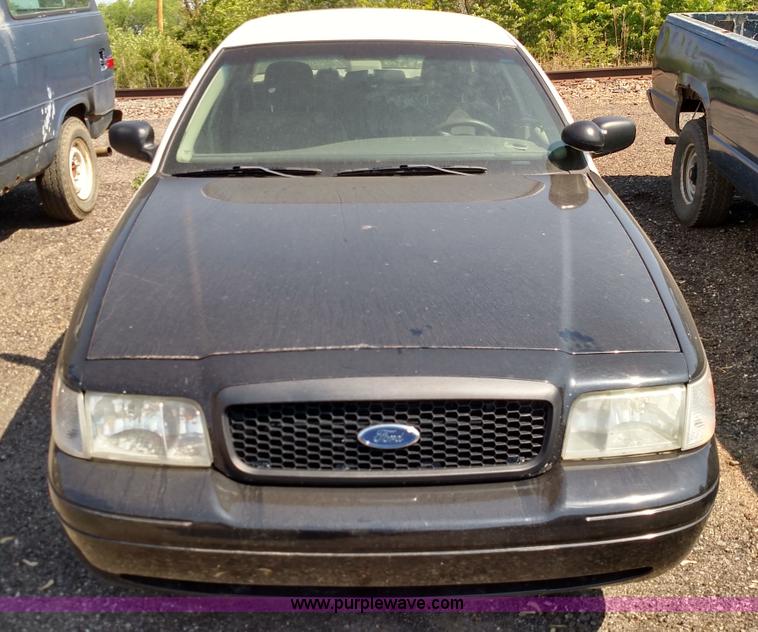 image for item F7766 2007 Ford Crown Victoria Police Interceptor