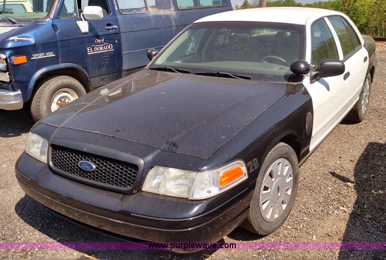 image for item F7766 2007 Ford Crown Victoria Police Interceptor