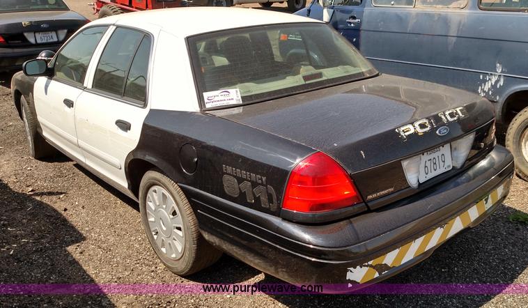 image for item F7766 2007 Ford Crown Victoria Police Interceptor