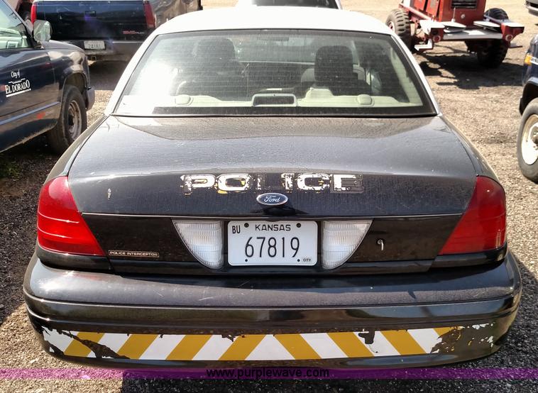 image for item F7766 2007 Ford Crown Victoria Police Interceptor