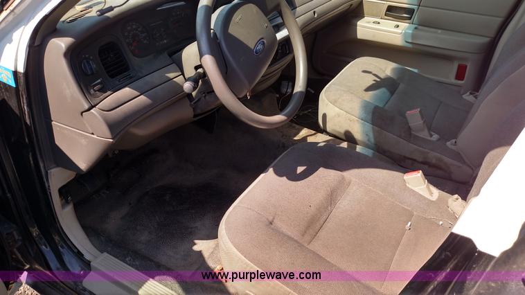 image for item F7766 2007 Ford Crown Victoria Police Interceptor