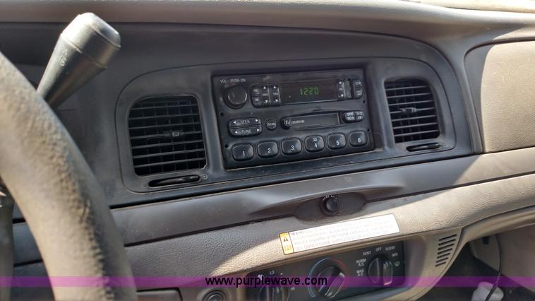 image for item F7766 2007 Ford Crown Victoria Police Interceptor