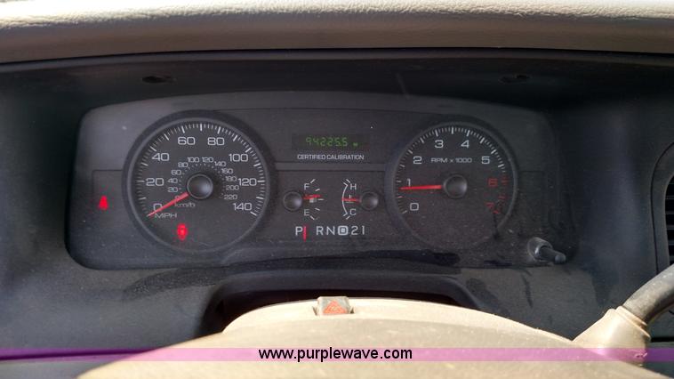 image for item F7766 2007 Ford Crown Victoria Police Interceptor