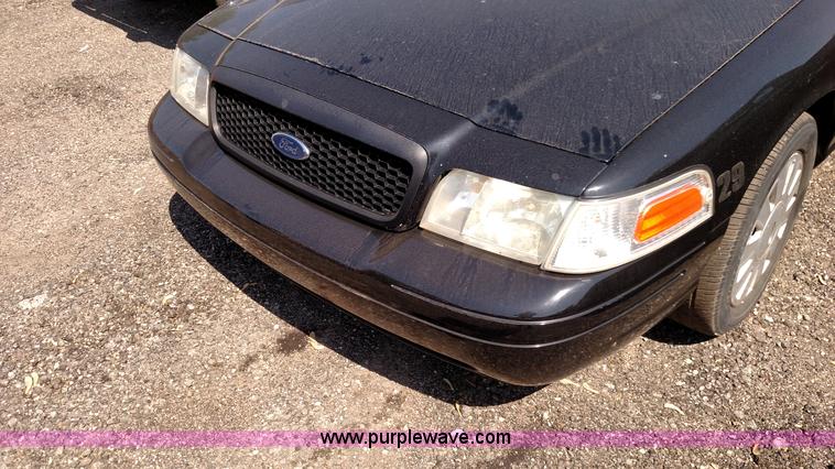 image for item F7766 2007 Ford Crown Victoria Police Interceptor