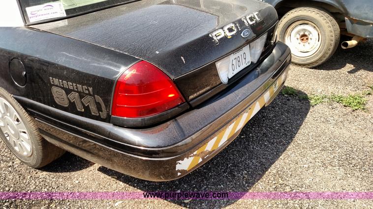 image for item F7766 2007 Ford Crown Victoria Police Interceptor