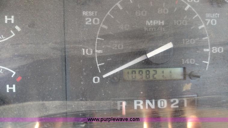 image for item F7768 1992 Ford F150 pickup truck