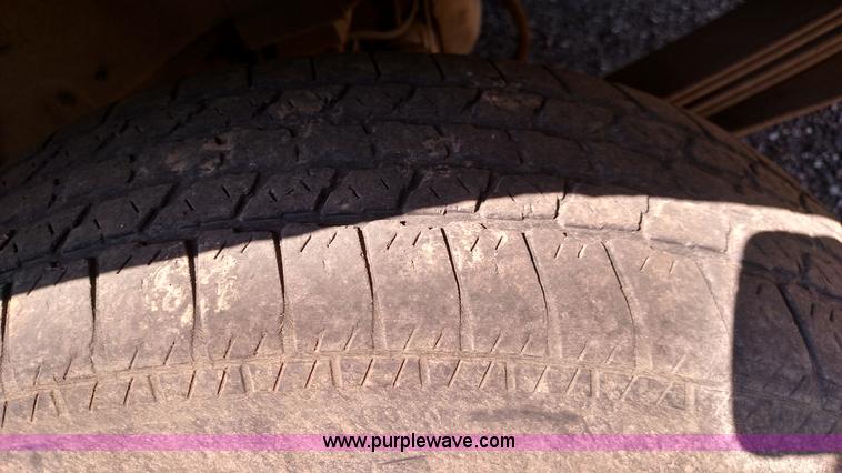 image for item F7768 1992 Ford F150 pickup truck