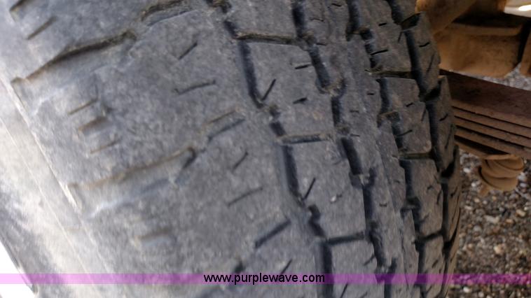 image for item F7768 1992 Ford F150 pickup truck