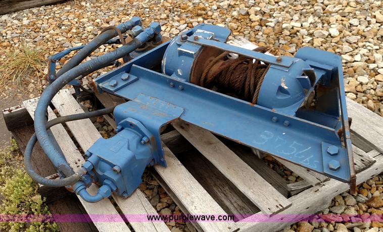 image for item F7779 Braden winch