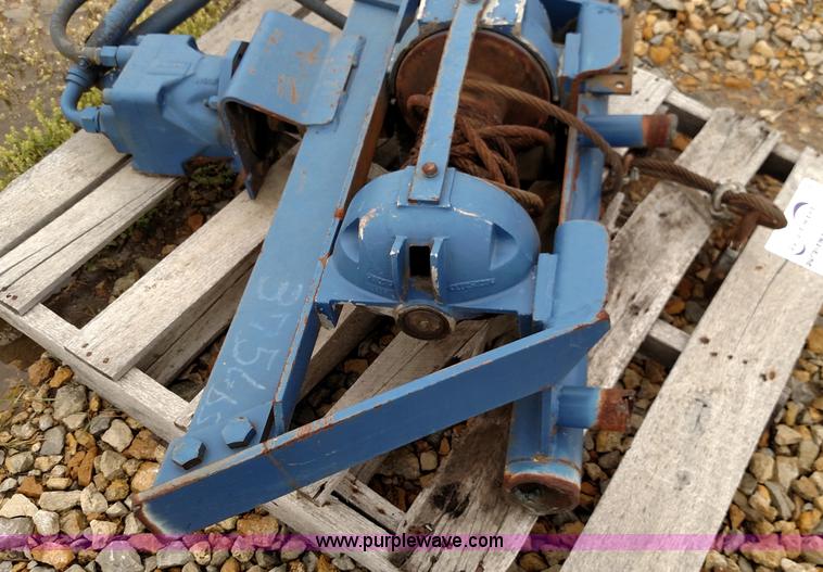 image for item F7779 Braden winch