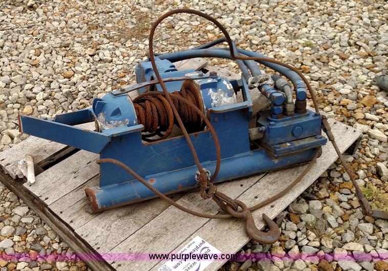 image for item F7780 Braden winch