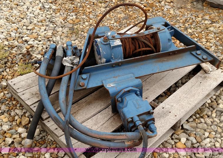 image for item F7780 Braden winch