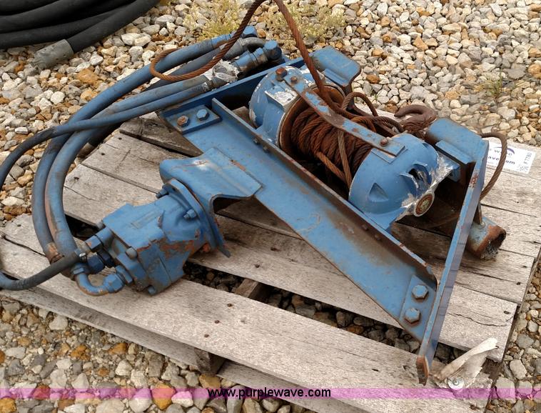 image for item F7780 Braden winch