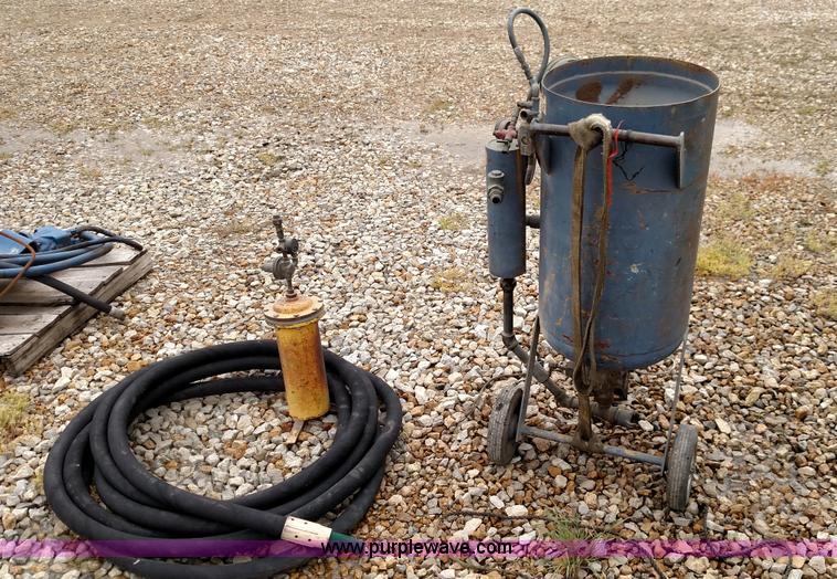 image for item F7781 Empire sand pot