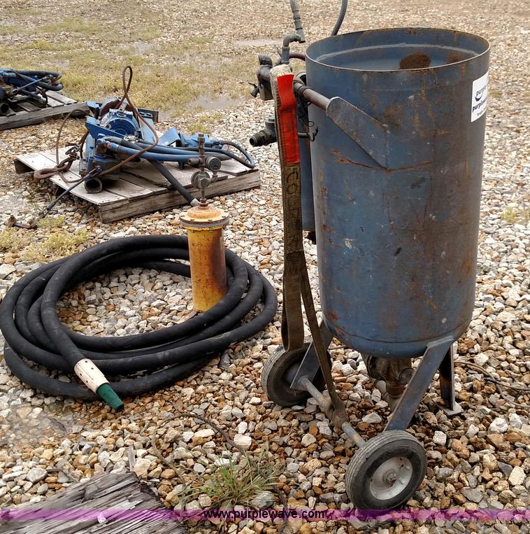 image for item F7781 Empire sand pot