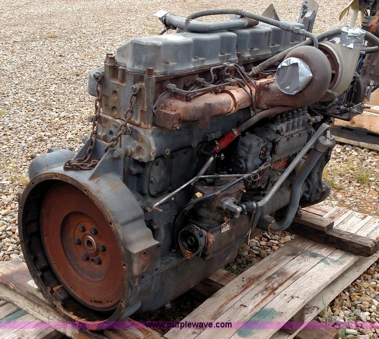 image for item F7783 1987 Mack EM6-300 diesel engine