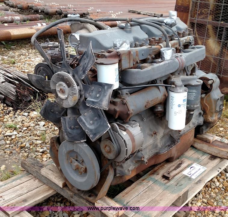 image for item F7783 1987 Mack EM6-300 diesel engine