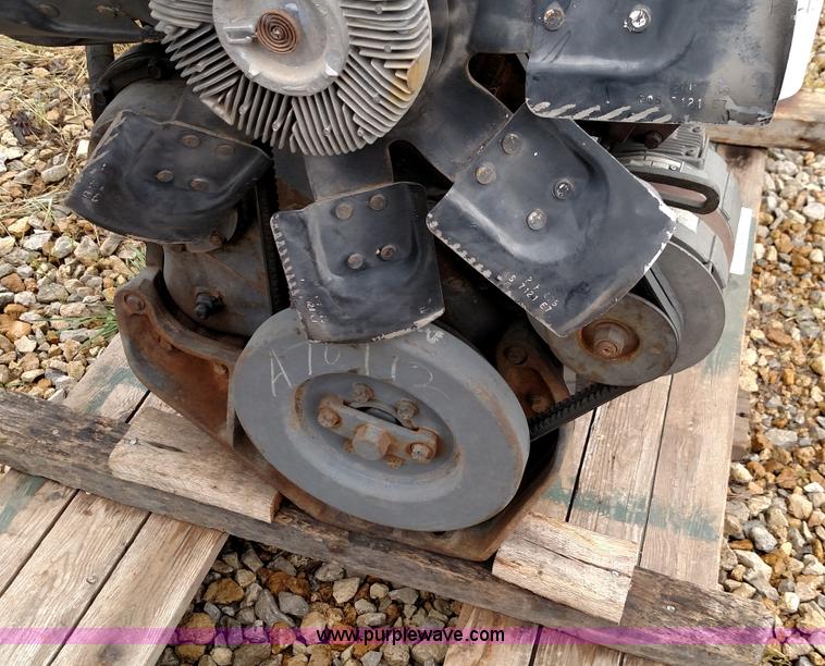 image for item F7783 1987 Mack EM6-300 diesel engine