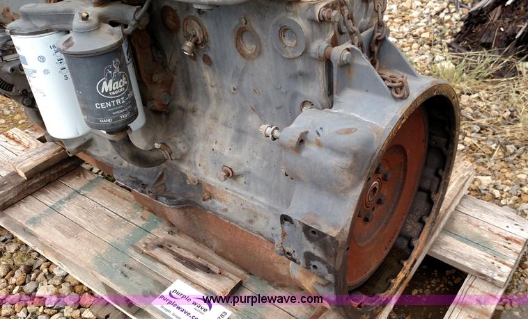 image for item F7783 1987 Mack EM6-300 diesel engine