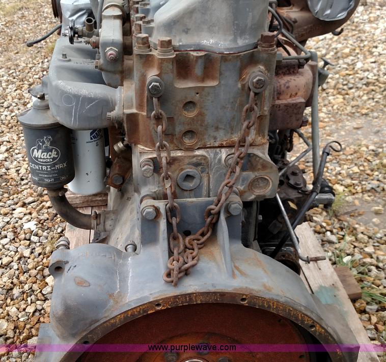 image for item F7783 1987 Mack EM6-300 diesel engine
