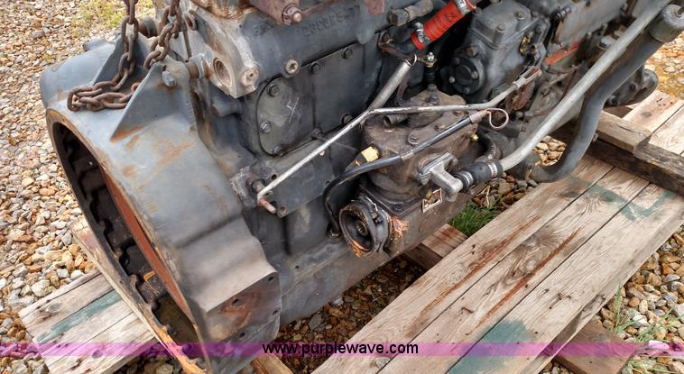 image for item F7783 1987 Mack EM6-300 diesel engine
