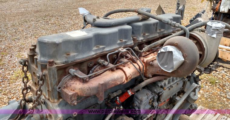 image for item F7783 1987 Mack EM6-300 diesel engine