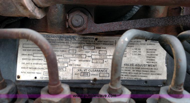 image for item F7783 1987 Mack EM6-300 diesel engine