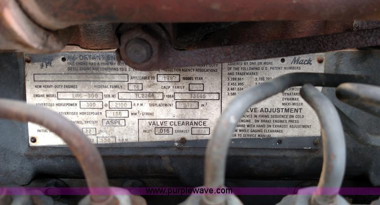 image for item F7783 1987 Mack EM6-300 diesel engine