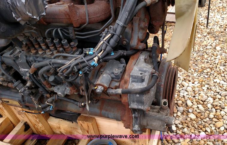 image for item F7784 1997 Mack E7-350 six cylinder diesel engine