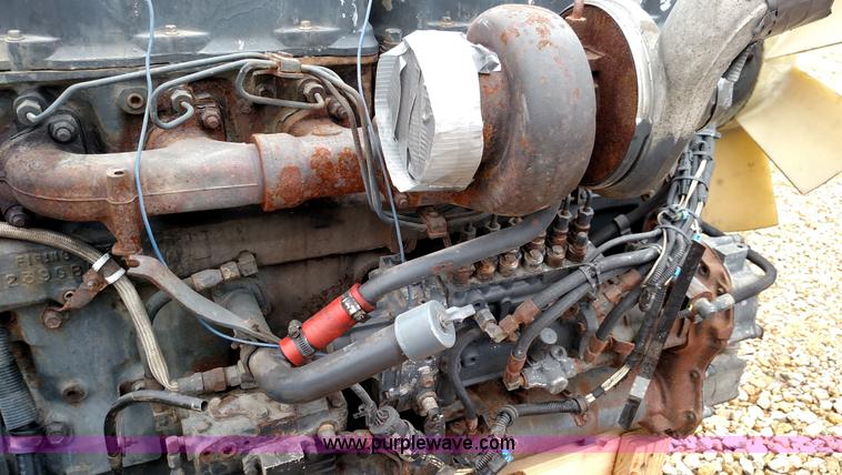 image for item F7784 1997 Mack E7-350 six cylinder diesel engine