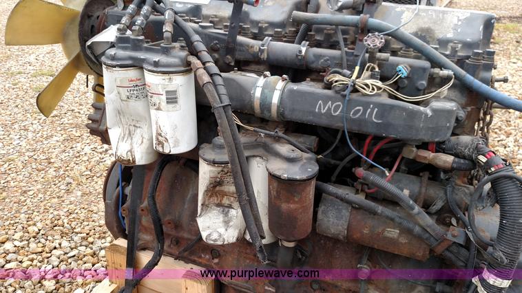 image for item F7784 1997 Mack E7-350 six cylinder diesel engine