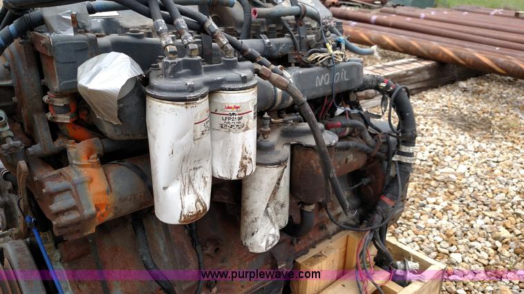 image for item F7784 1997 Mack E7-350 six cylinder diesel engine