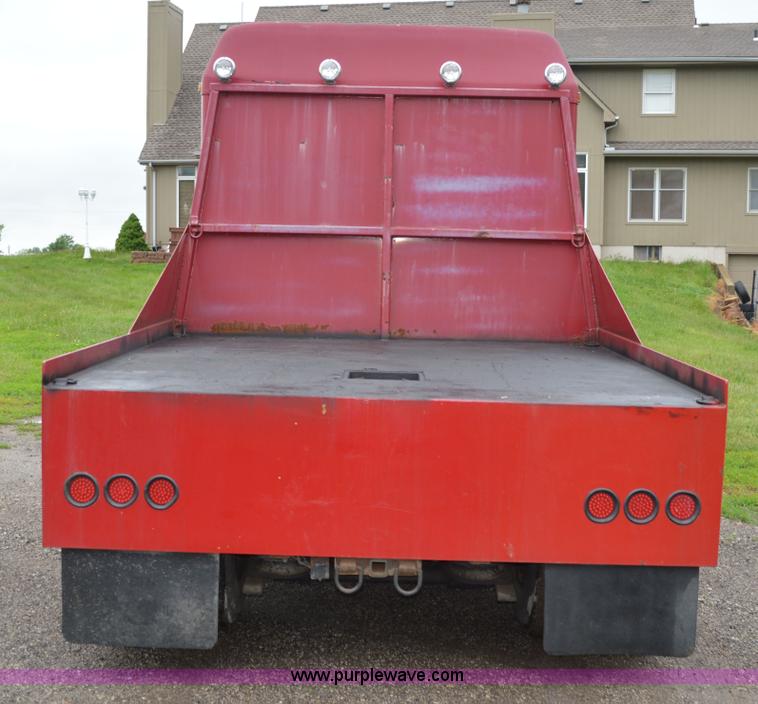 image for item G3512 1995 Ford LA8000 AeroMax 106 flatbed truck