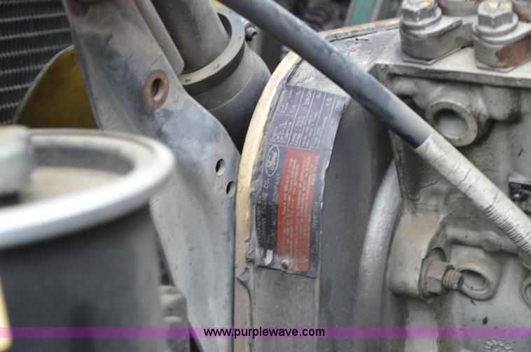 image for item G3512 1995 Ford LA8000 AeroMax 106 flatbed truck