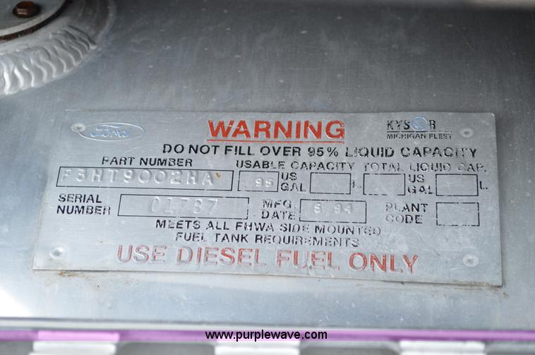 image for item G3512 1995 Ford LA8000 AeroMax 106 flatbed truck