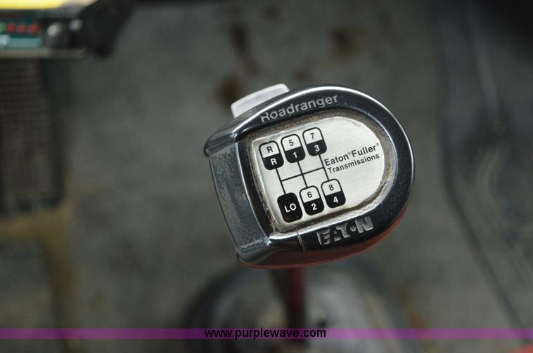 image for item G3512 1995 Ford LA8000 AeroMax 106 flatbed truck