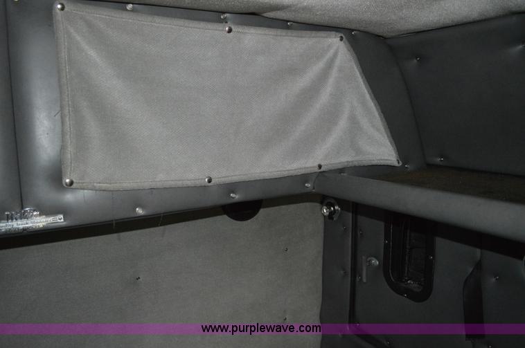 image for item G3512 1995 Ford LA8000 AeroMax 106 flatbed truck