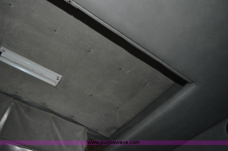 image for item G3512 1995 Ford LA8000 AeroMax 106 flatbed truck