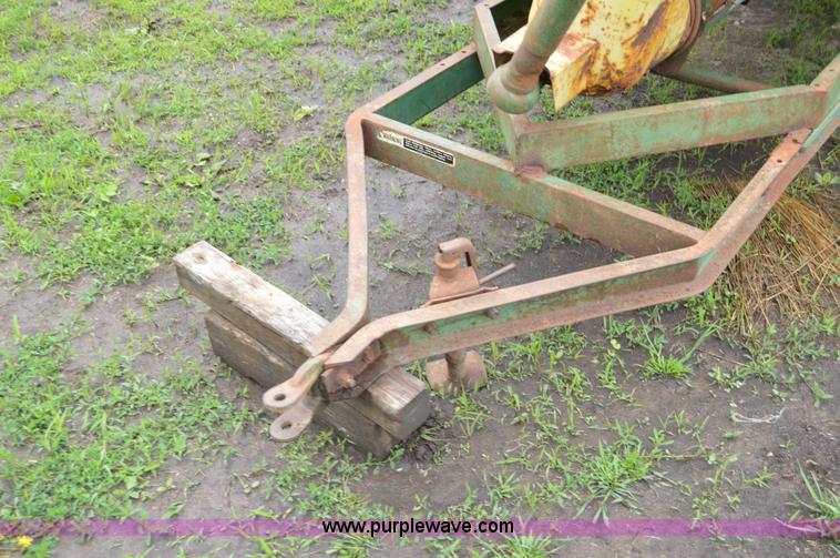 image for item G3517 John Deere 410 auger wagon