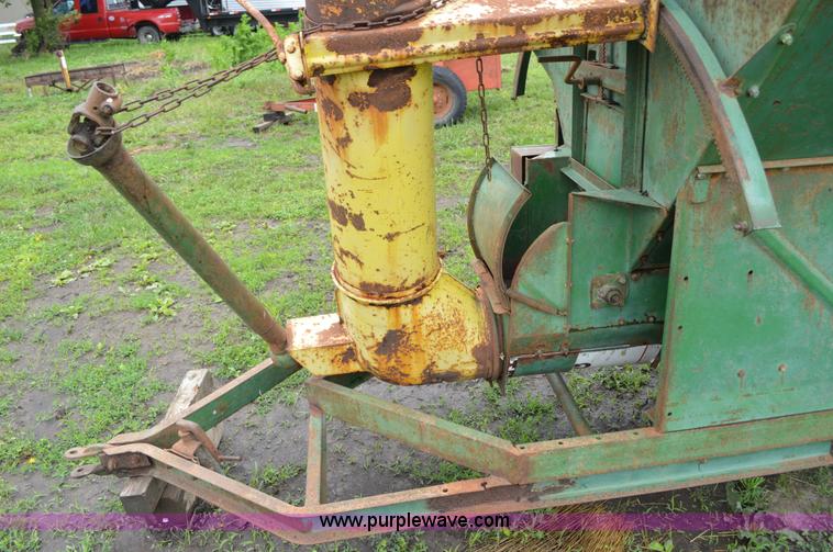 image for item G3517 John Deere 410 auger wagon