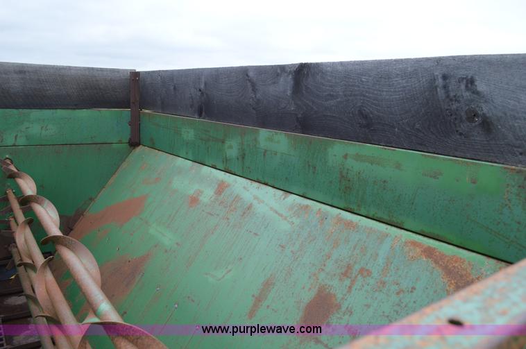 image for item G3517 John Deere 410 auger wagon