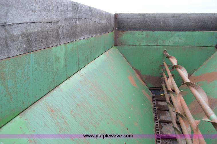 image for item G3517 John Deere 410 auger wagon