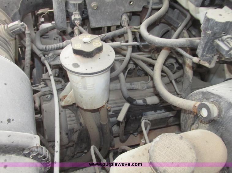 image for item H4701 2004 Ford F150 XL SuperCab pickup truck