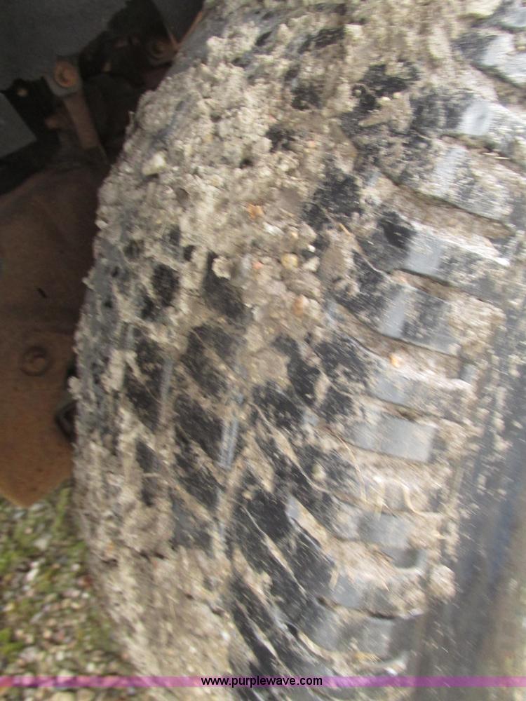 image for item H4701 2004 Ford F150 XL SuperCab pickup truck